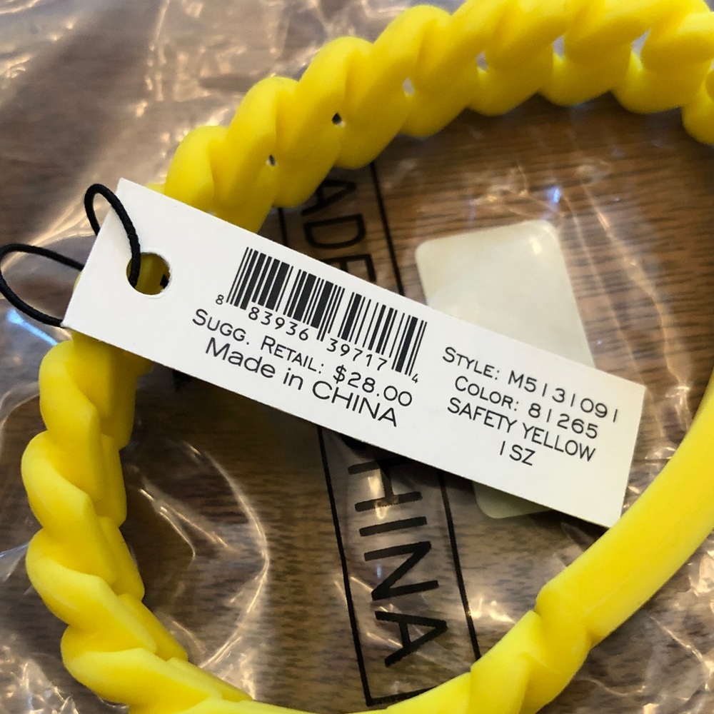 Marc by Marc Jacobs Vibrant Yellow Silicone Bracelet. New with tag. - Picture 5 of 9